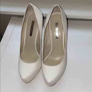 BCBGeneration White Pumps